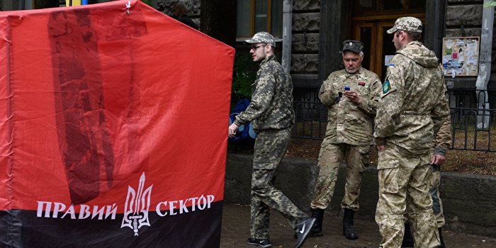 «Правосеки» взяли под контроль ужгородский суд