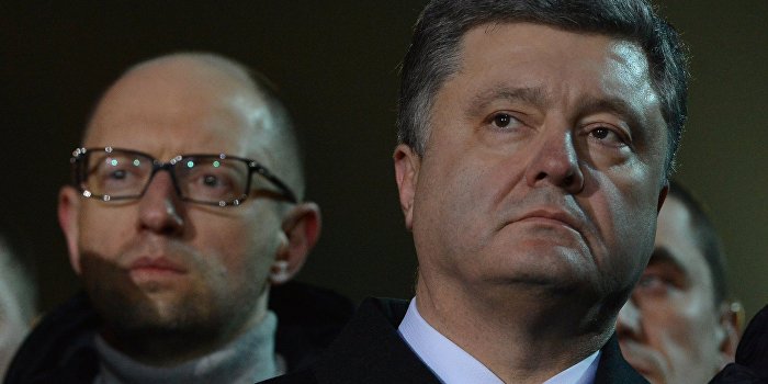 Азаров: Клептократы Порошенко и Яценюк опустошили страну