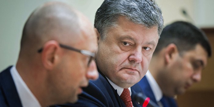 СМИ: Порошенко мечтает сбросить Яценюка