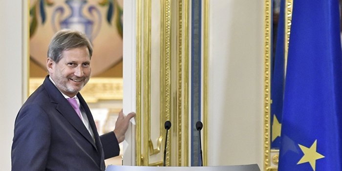 Сайт Порошенко: Еврокомиссар обещает безвиз в считанные недели