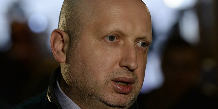 Турчинов готов ввести военное положение