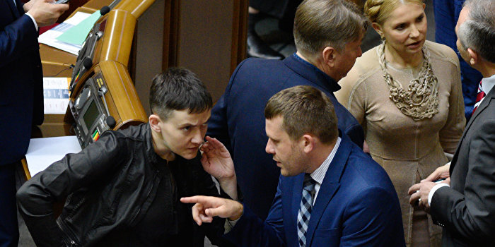 ЗАПАД РАЗОЧАРОВАН УКРАИНОЙ, «ОБОРОТЕНЬ» САВЧЕНКО, ДОЛЛАР ОСВОБОДИЛИ ОТ ПАСПОРТОВ