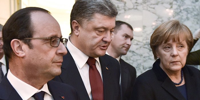 Порошенко провел беседу с Олландом и Меркель