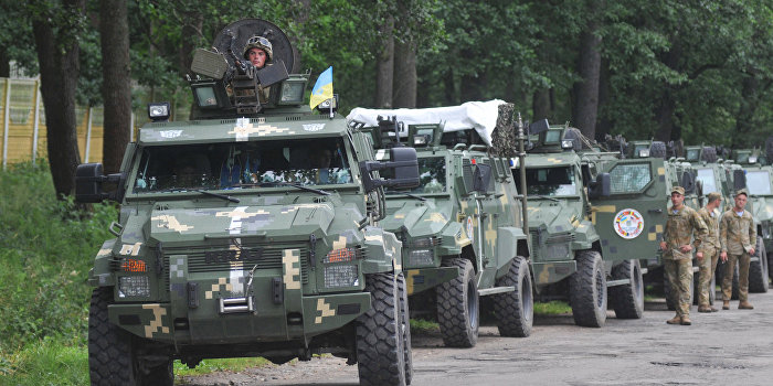 На окраине Тбилиси: украинские военные едут на учения НАТО