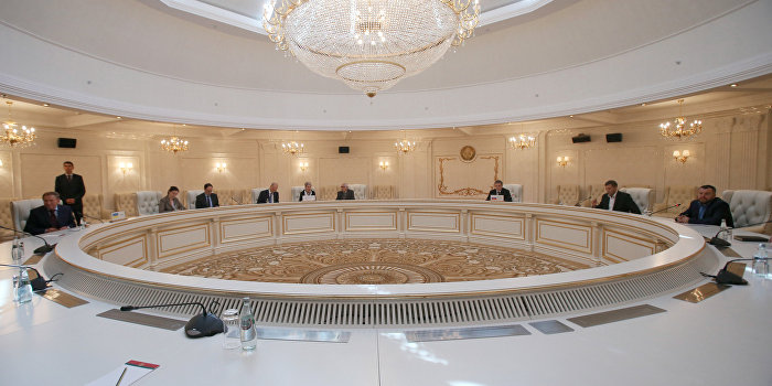 Представительница Украины устроила истерику на переговорах в Минске