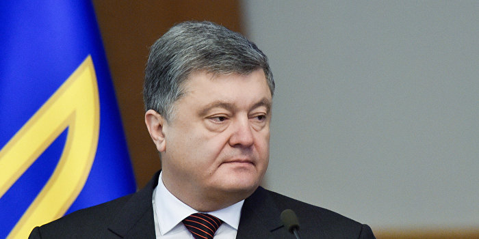 Порошенко поручил изменить в Конституции Украины статус Крыма