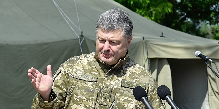 Порошенко отказался отменять АТО