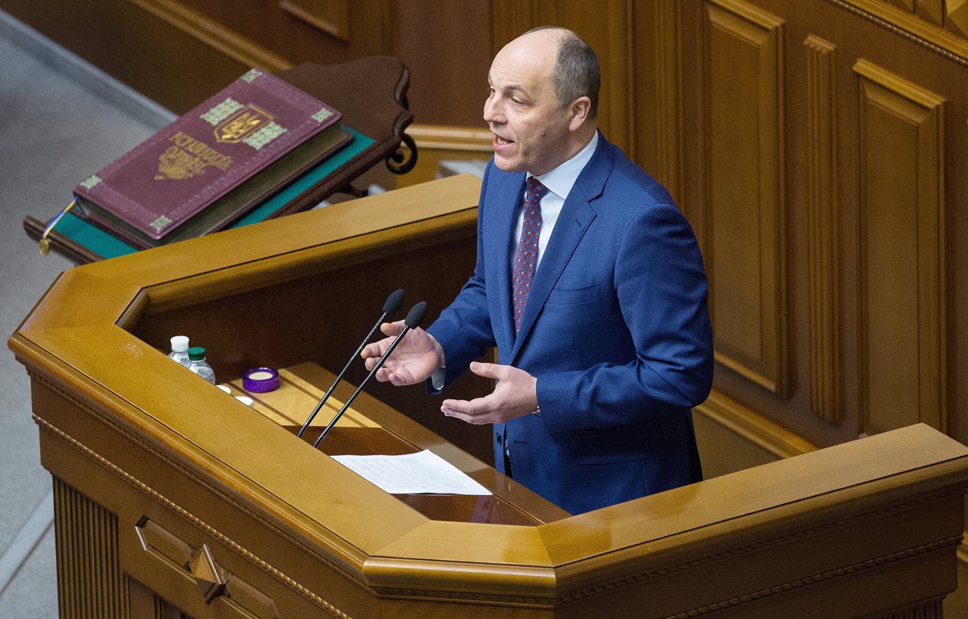 Парубий: Рада должна принять новый закон о языке