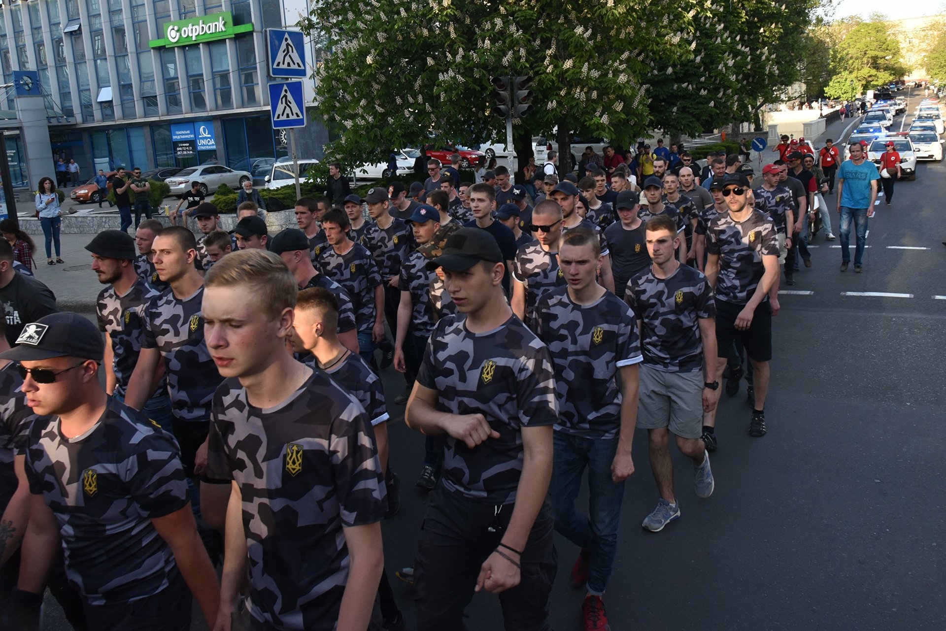 1 мая 2014 г. Дом профсоюзов в Одессе 2 мая 2014. Дом профсоюзов националисты. Ультрас Одесса 2 мая.