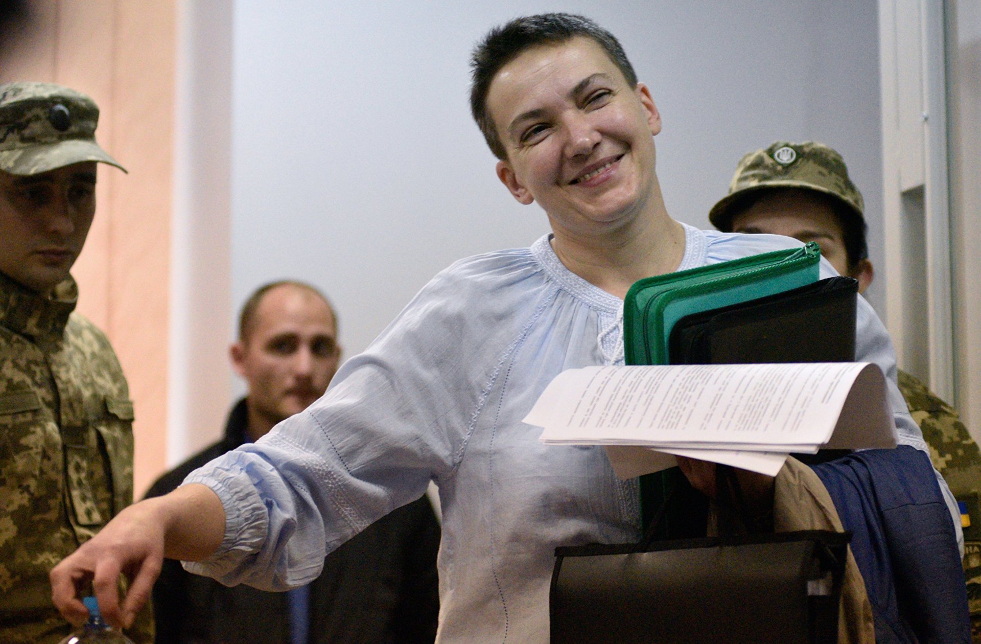 В ней все правда: Савченко написала отзыв на книгу Онищенко «Петр Пятый»