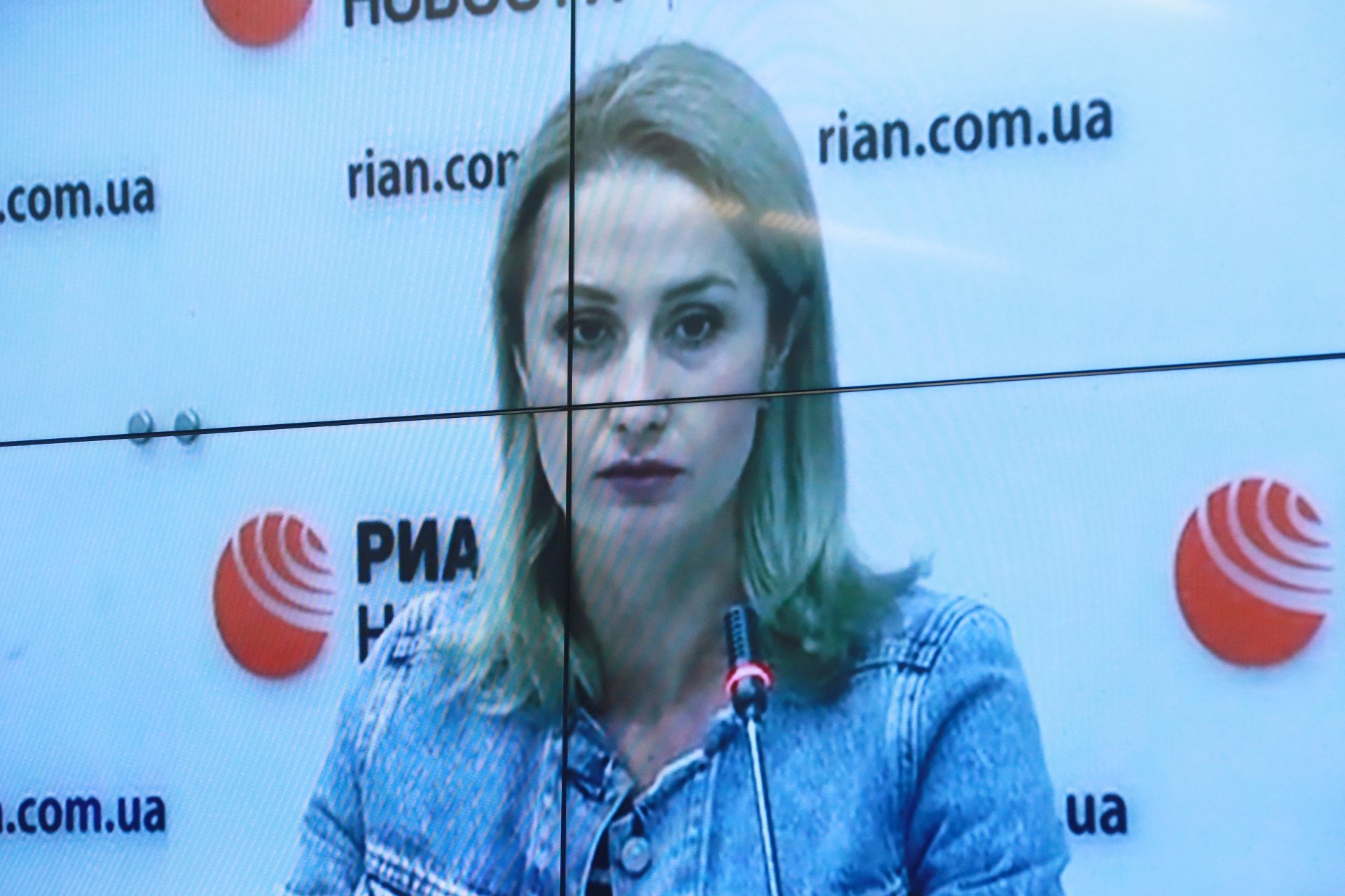 «Его забирали пятеро сотрудников СБУ»: пресс-конференция жены арестованного журналиста Вышинского